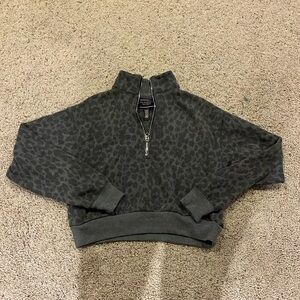 Victoria’s Secret Cropped Quarter Zip (Size XS)